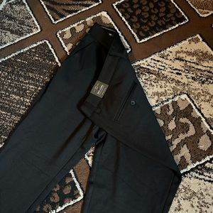 Only and Sons chino style pants (size 31 waist, 32 length)
Brand new with tags